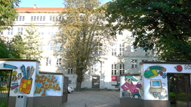 brama wejściowa do Zespołu Szkół Nr 1 przy ulicy Słubickiej